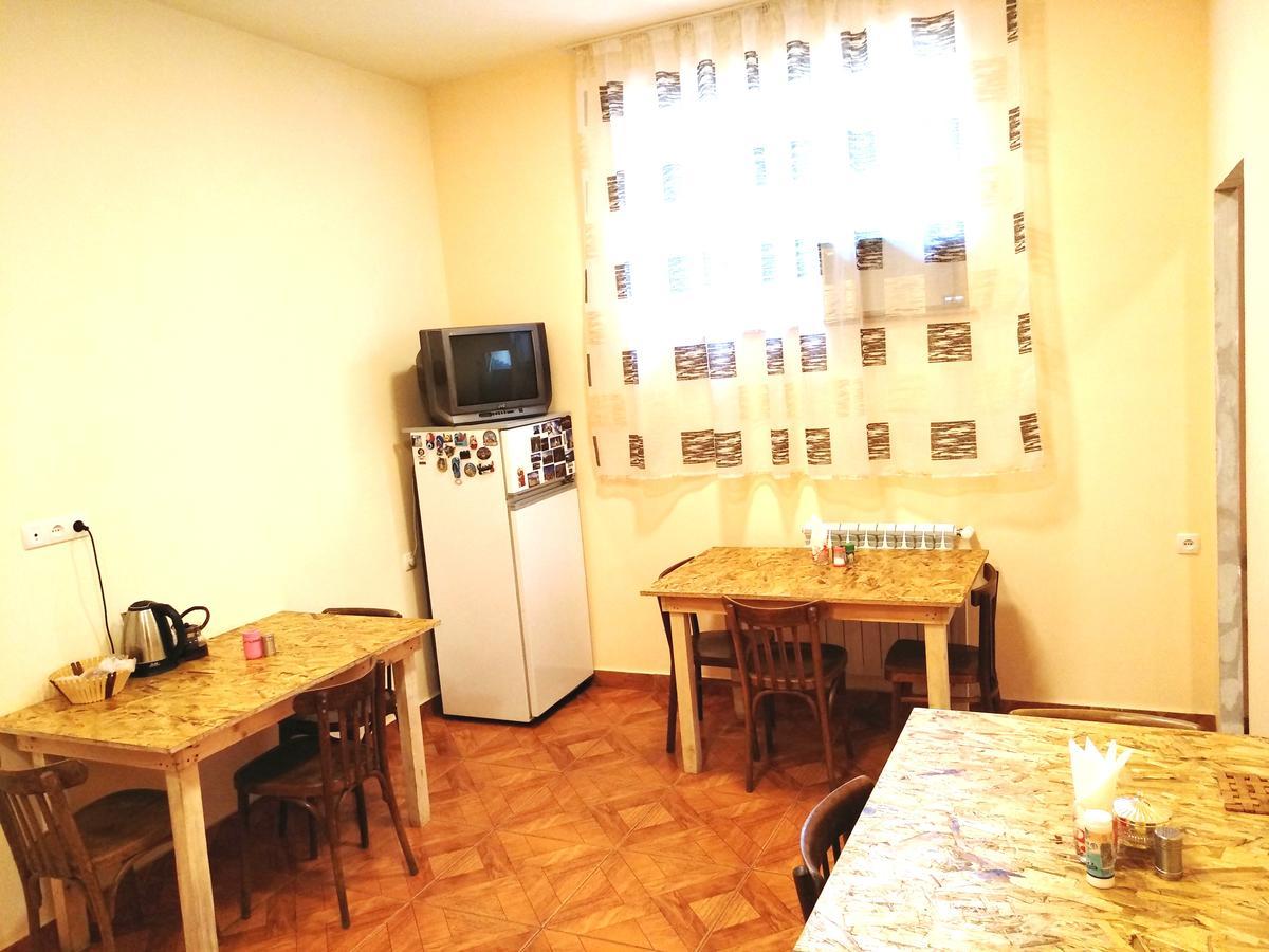 Shat Lav Hostel エレバン エクステリア 写真